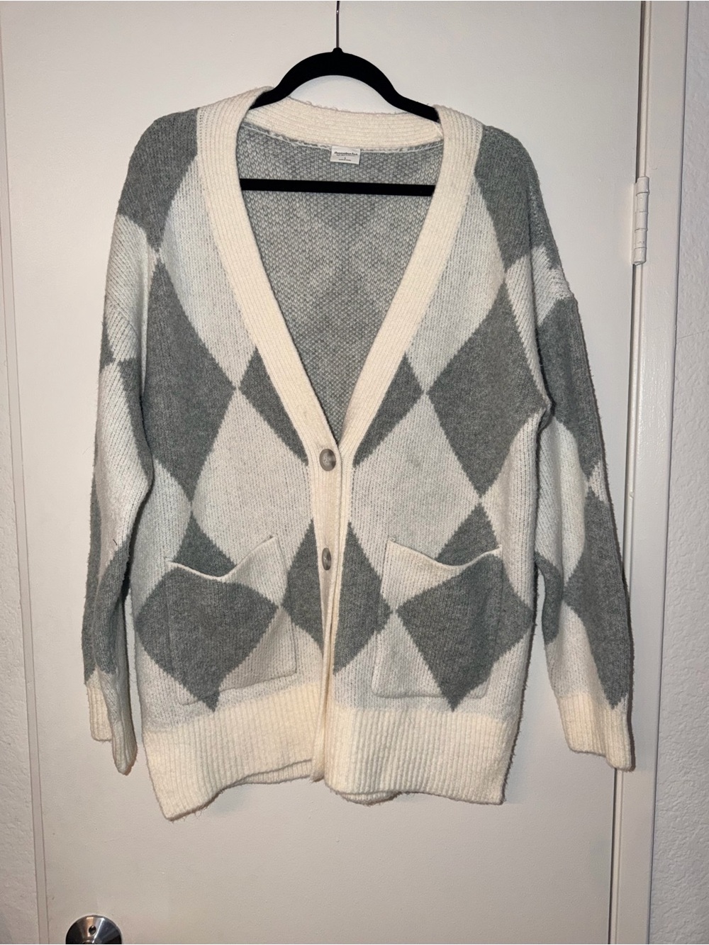 Abercrombie & Fitch Oversized
Argyle Cardigan | Gray & Cream | NWT